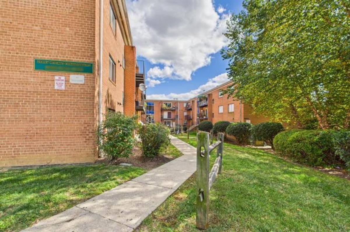 Apartment for rent at 3404 25th St S, Arlington, VA 22206