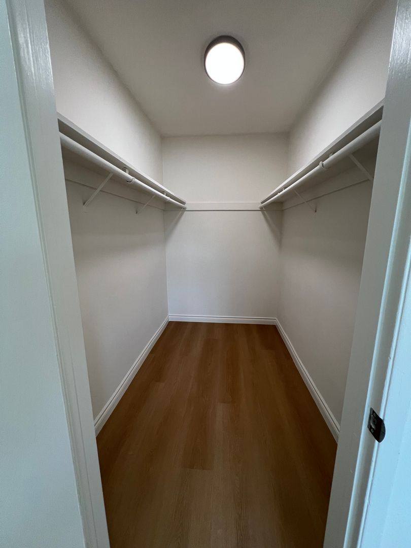 Apartment for rent at 200 S Mariposa Ave, Los Angeles, CA 90004