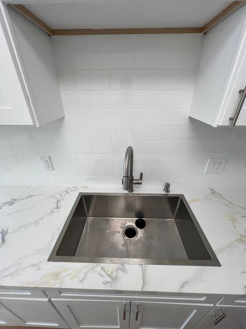 Apartment for rent at 200 S Mariposa Ave, Los Angeles, CA 90004