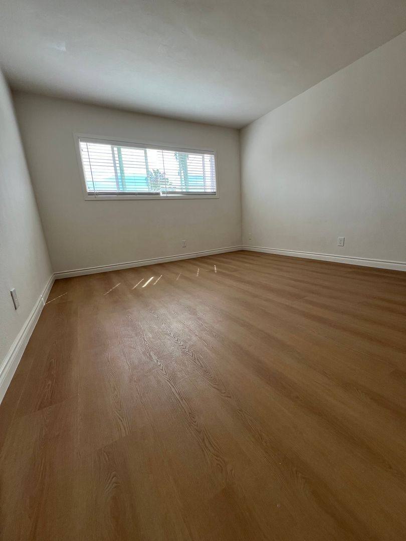 Apartment for rent at 200 S Mariposa Ave, Los Angeles, CA 90004