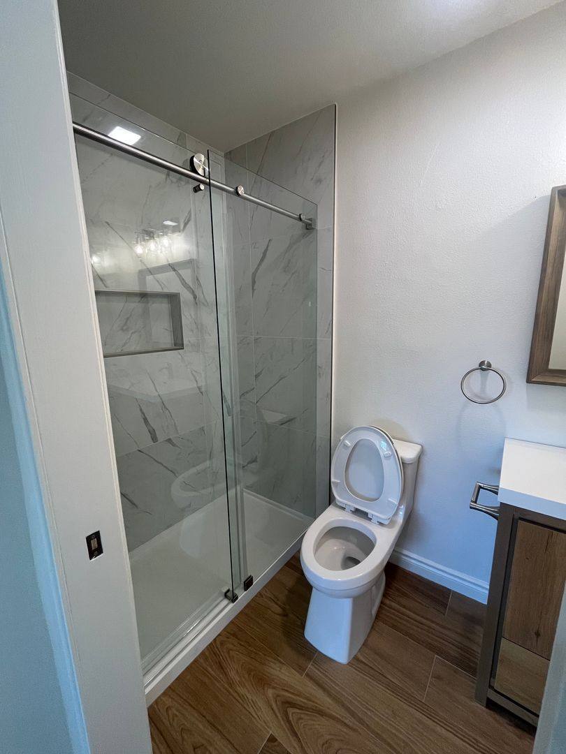 Apartment for rent at 200 S Mariposa Ave, Los Angeles, CA 90004