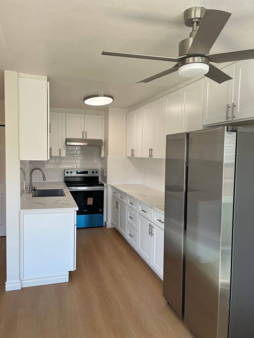 Apartment for rent at 200 S Mariposa Ave, Los Angeles, CA 90004