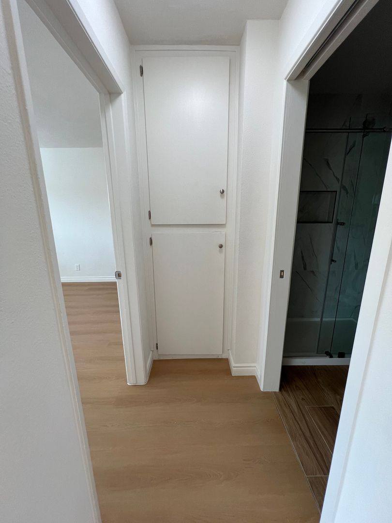 Apartment for rent at 200 S Mariposa Ave, Los Angeles, CA 90004