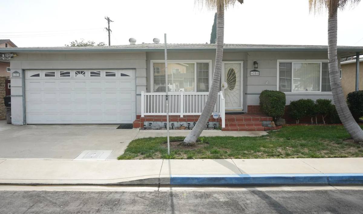 Apartment for rent at 6249-6253 Dorothy Dr, San Diego, CA 92115