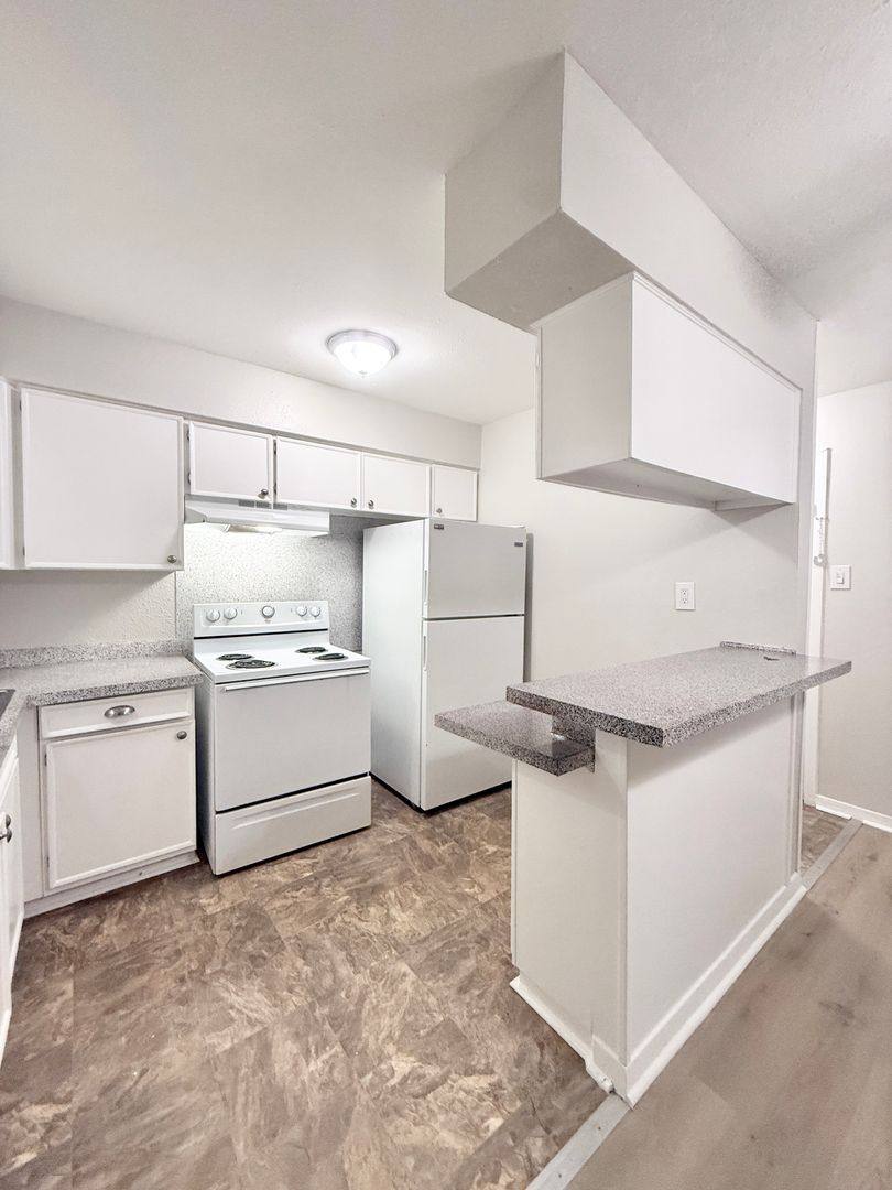 Apartment for rent at 201 S Kaysie St, Angleton, TX 77515