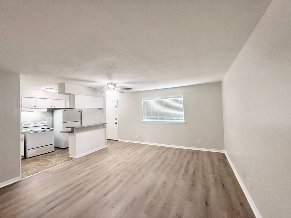 Apartment for rent at 201 S Kaysie St, Angleton, TX 77515