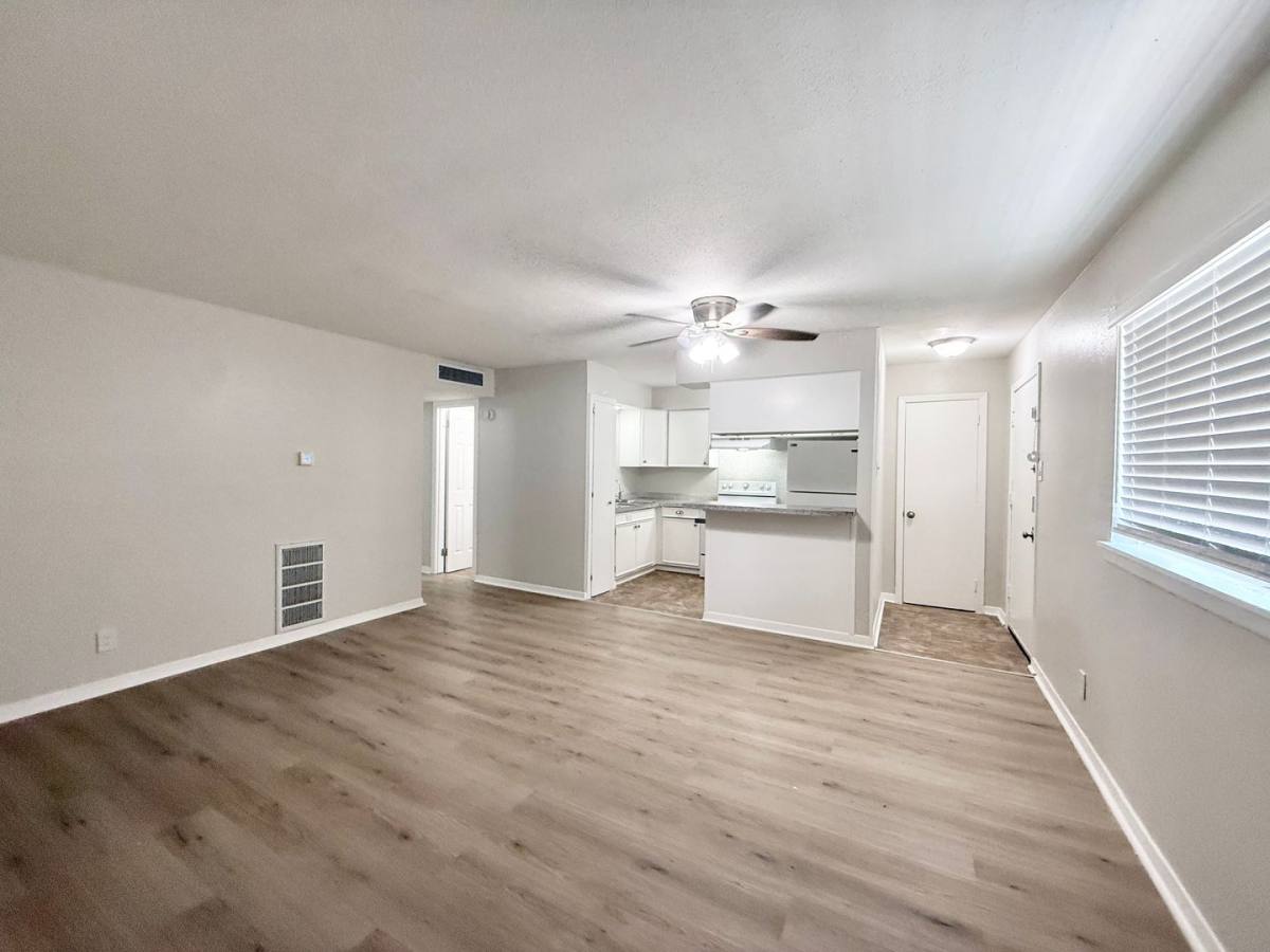 Apartment for rent at 201 S Kaysie St, Angleton, TX 77515