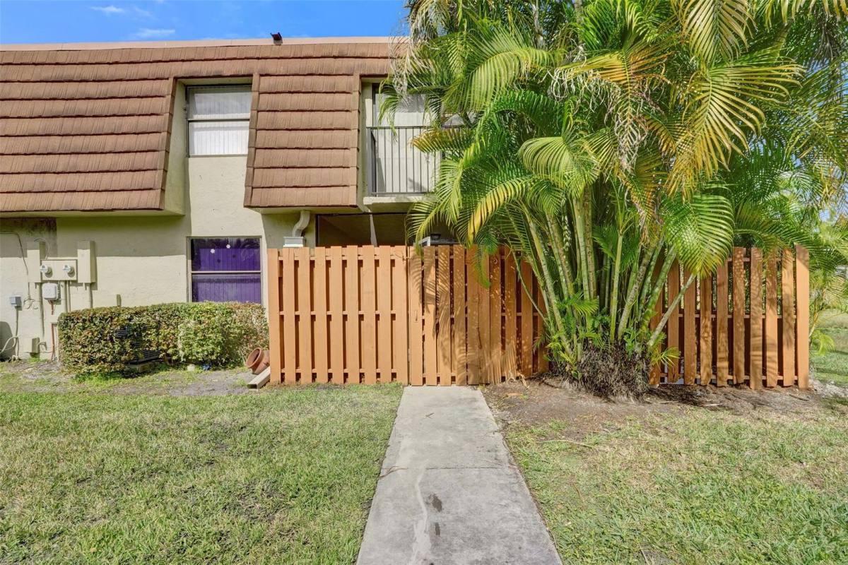 Townhouse for rent at 4872 NW 95th Ave, Fort Lauderdale, FL 33351