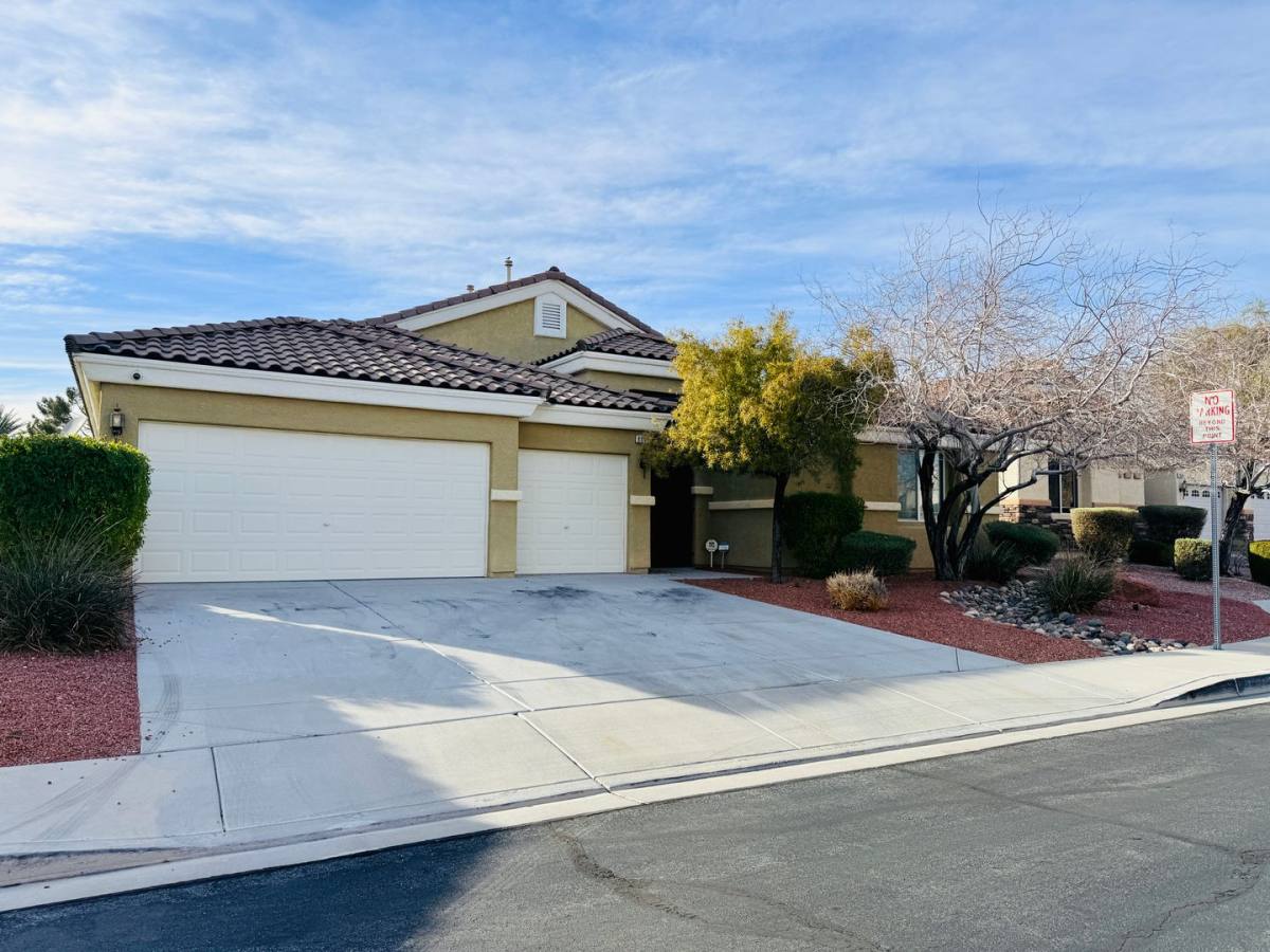 House for rent at 8565 Hogan Falls, Las Vegas, NV 89123