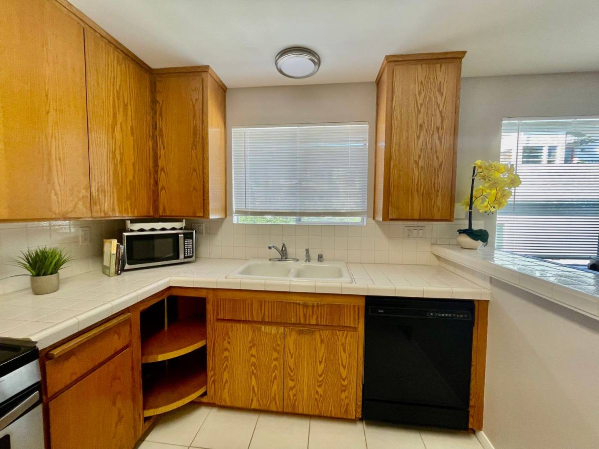 Apartment for rent at 3552 Front St, San Diego, CA 92103