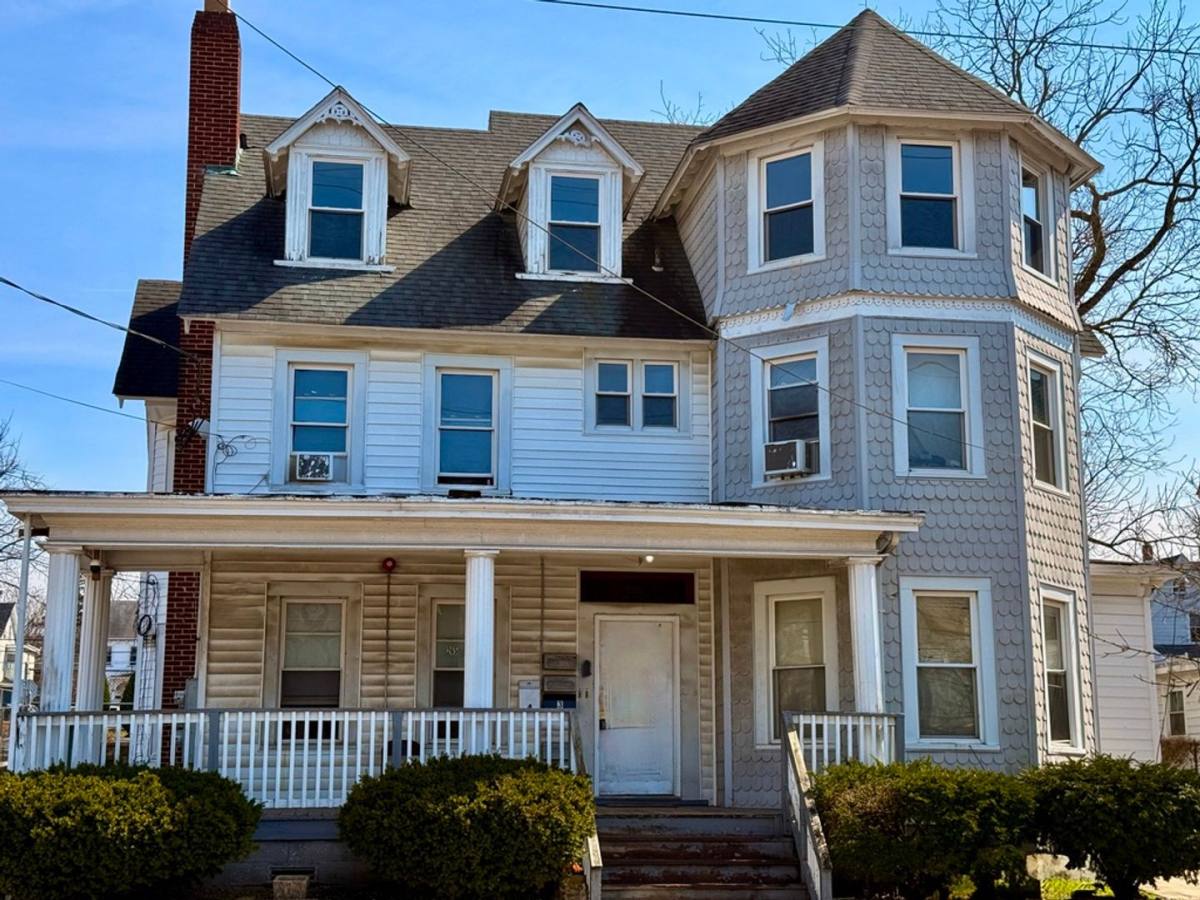 Apartment for rent at 265 N Laurel St, Bridgeton, NJ 08302