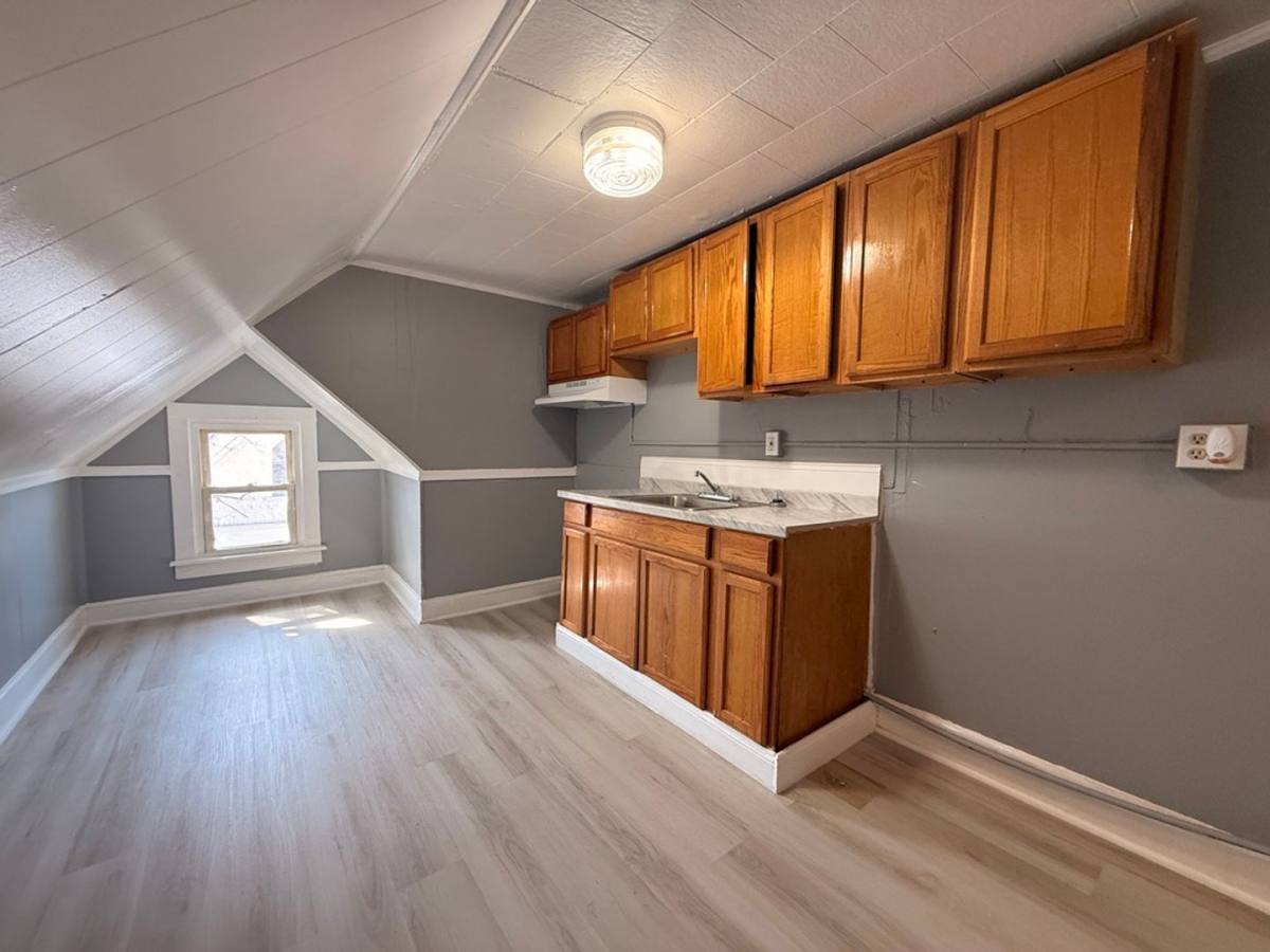 Apartment for rent at 265 N Laurel St, Bridgeton, NJ 08302