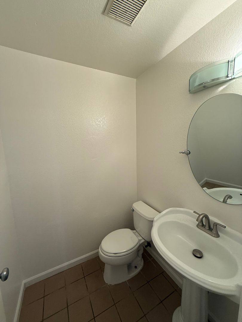Townhouse for rent at 451 Tabor Ave, Fairfield, CA 94533