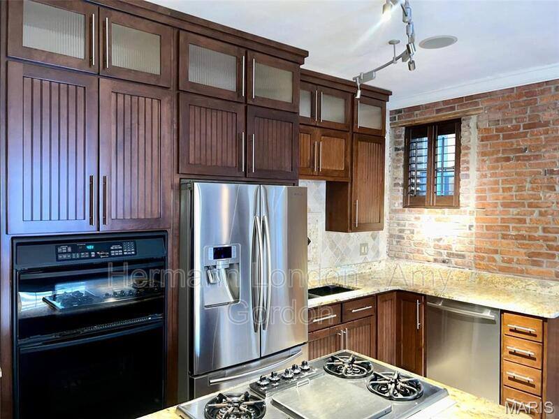 Apartment for rent at 4738 Olive St, Saint Louis, MO 63108