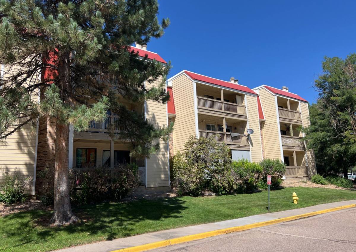 Apartment for rent at 14780 E Kentucky Dr, Aurora, CO 80012
