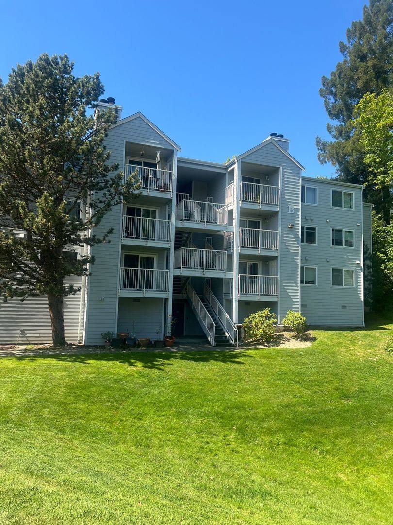 Condo for rent at 975 Aberdeen Ave NE #B 102, Renton, WA 98056