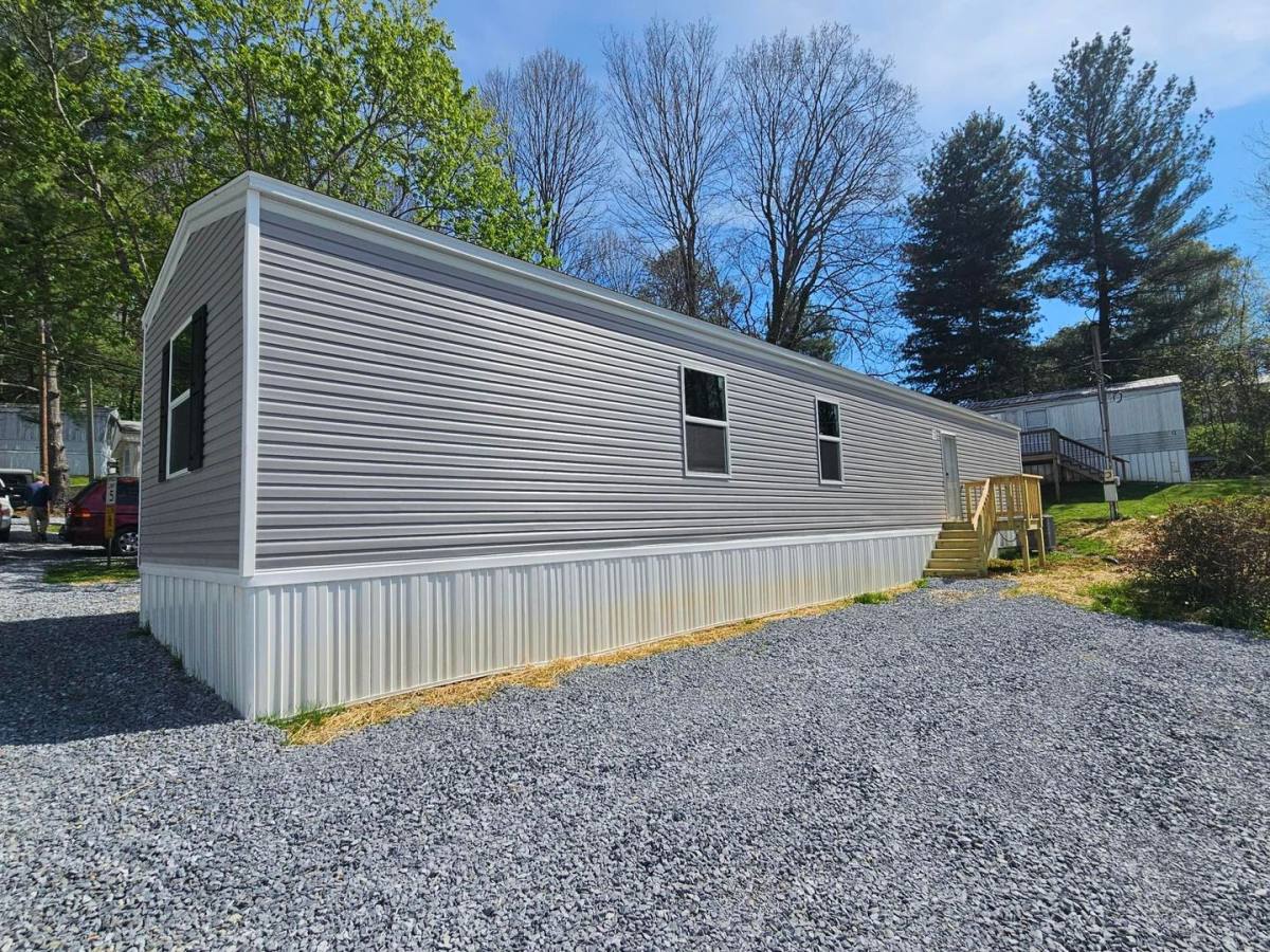 Apartment for rent at 1412 Colony Park Dr, Johnson City, TN 37604