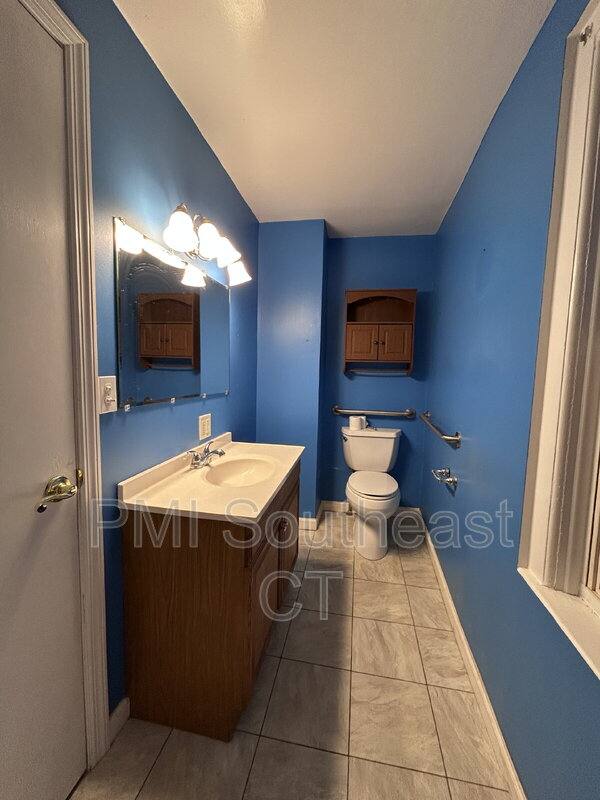 Apartment for rent at 121 Shaw St #1, New London, CT 06320