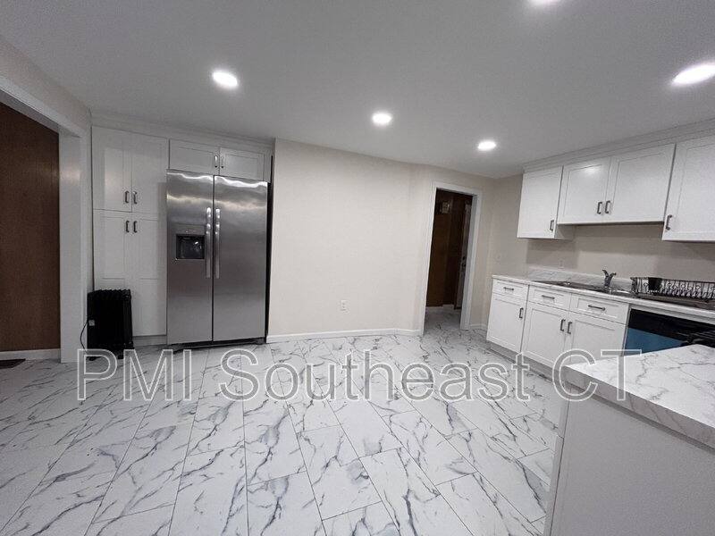 Apartment for rent at 121 Shaw St #1, New London, CT 06320