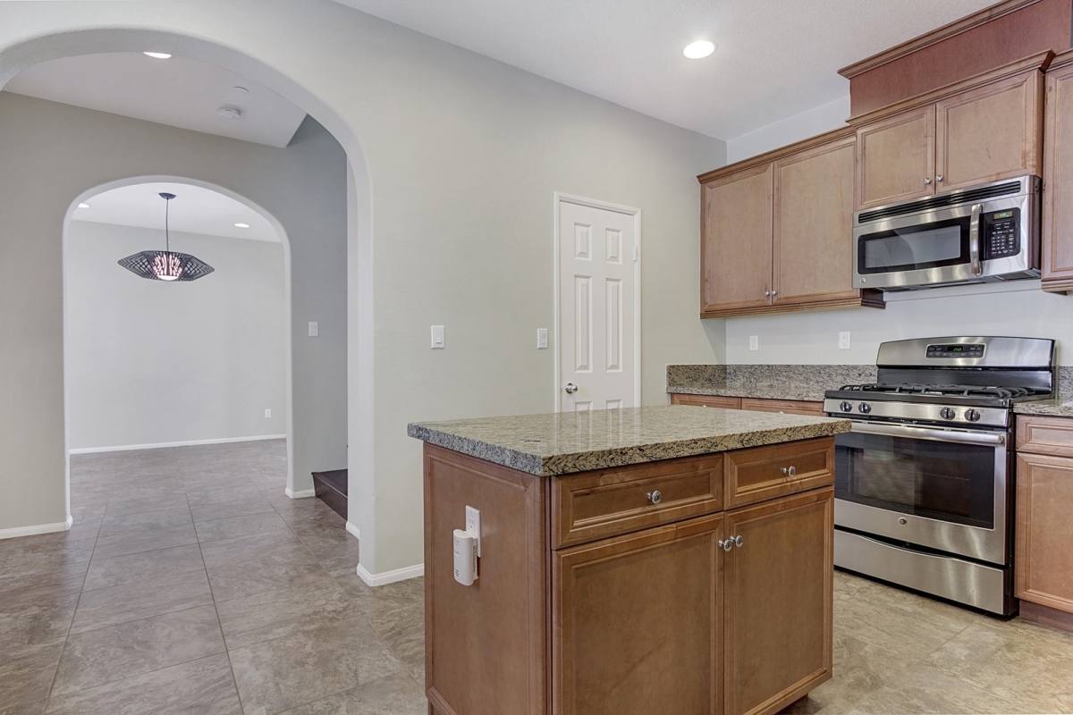 House for rent at 607 Calle Vibrante, Palm Desert, CA 92211
