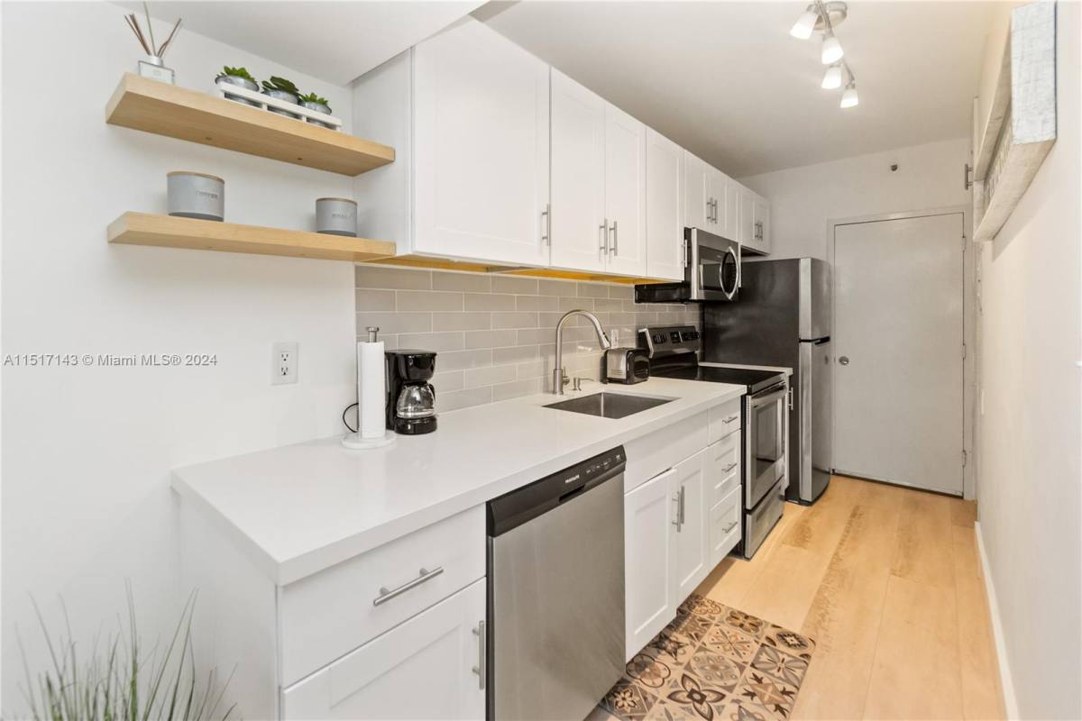 Apartment for rent at 100 Lincoln Rd #312, Miami Beach, FL 33139