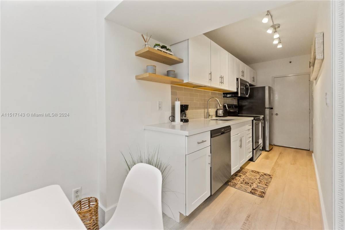 Apartment for rent at 100 Lincoln Rd #312, Miami Beach, FL 33139