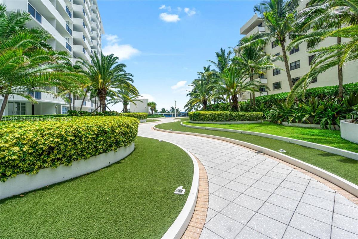 Apartment for rent at 100 Lincoln Rd #312, Miami Beach, FL 33139