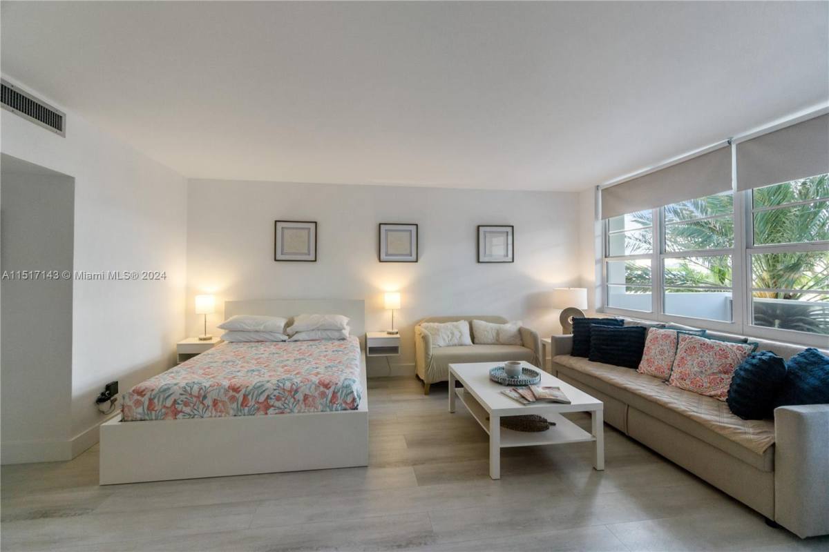 Apartment for rent at 100 Lincoln Rd #312, Miami Beach, FL 33139