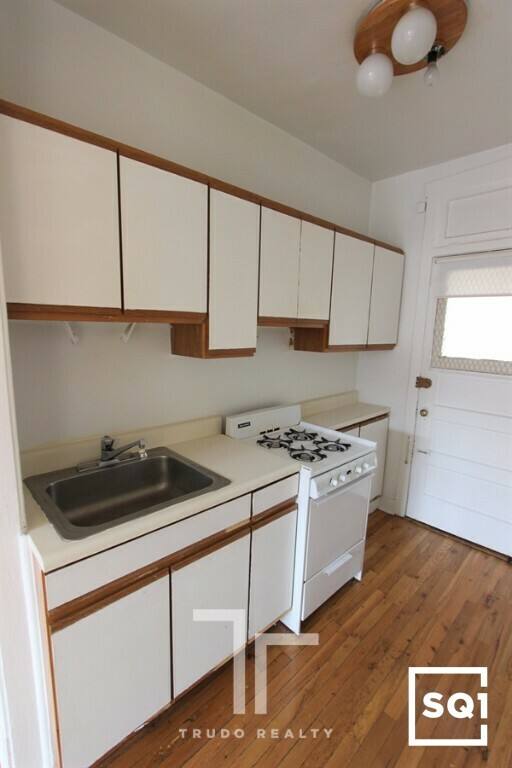 Apartment for rent at 622 W Cornelia Ave #630-5, Chicago, IL 60657