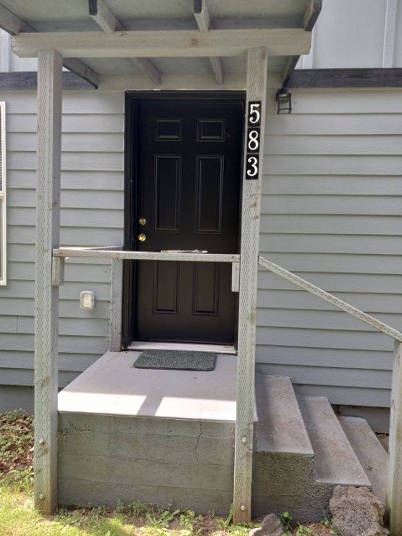 Apartment for rent at 583 N Main, Toledo, OR 97391