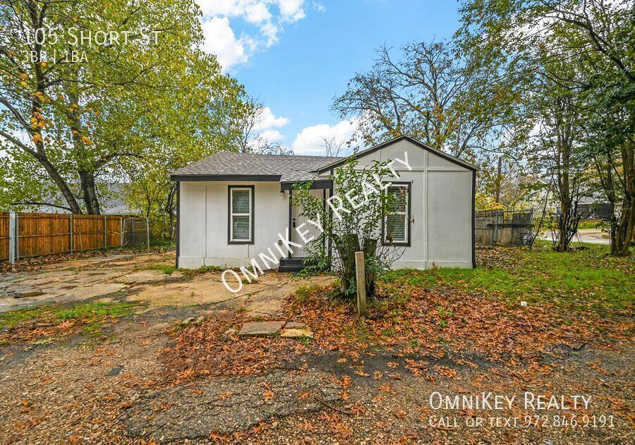 House for rent at 105 Short St, Farmersville, TX 75442