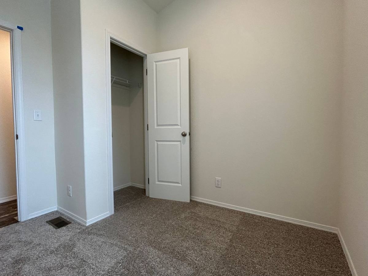 Apartment for rent at 19017-19023 Powers Creek Loop Rd, Silverton, OR 97381