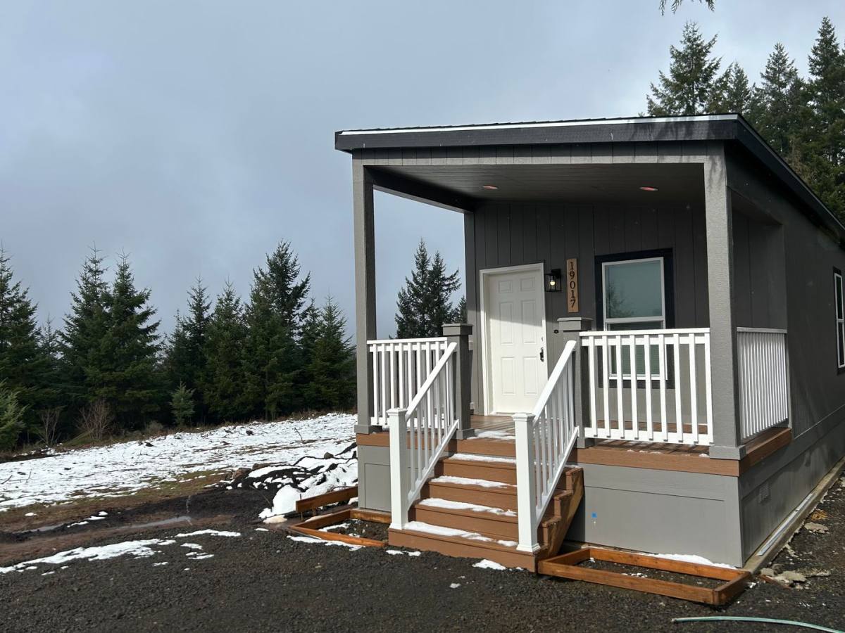 Apartment for rent at 19017-19023 Powers Creek Loop Rd, Silverton, OR 97381