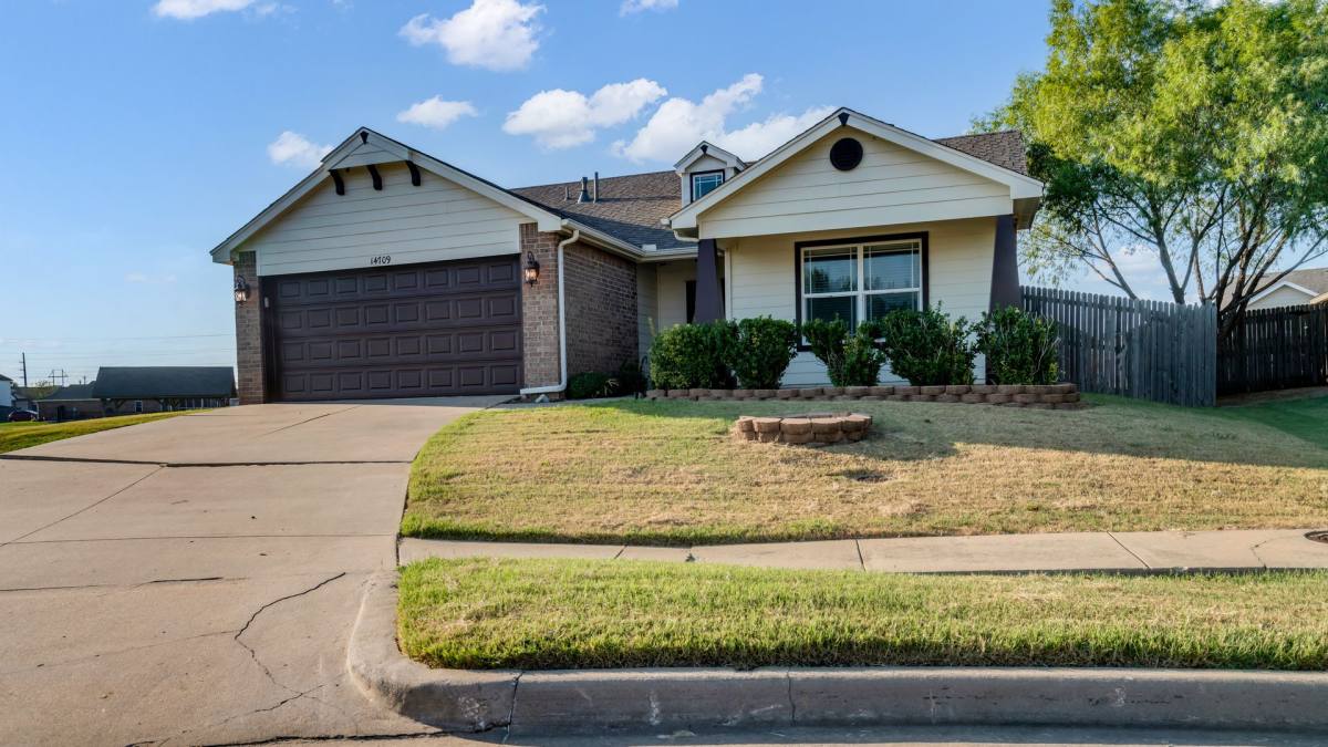 House for rent at 14709 E 107th Place, Owasso, OK 74055