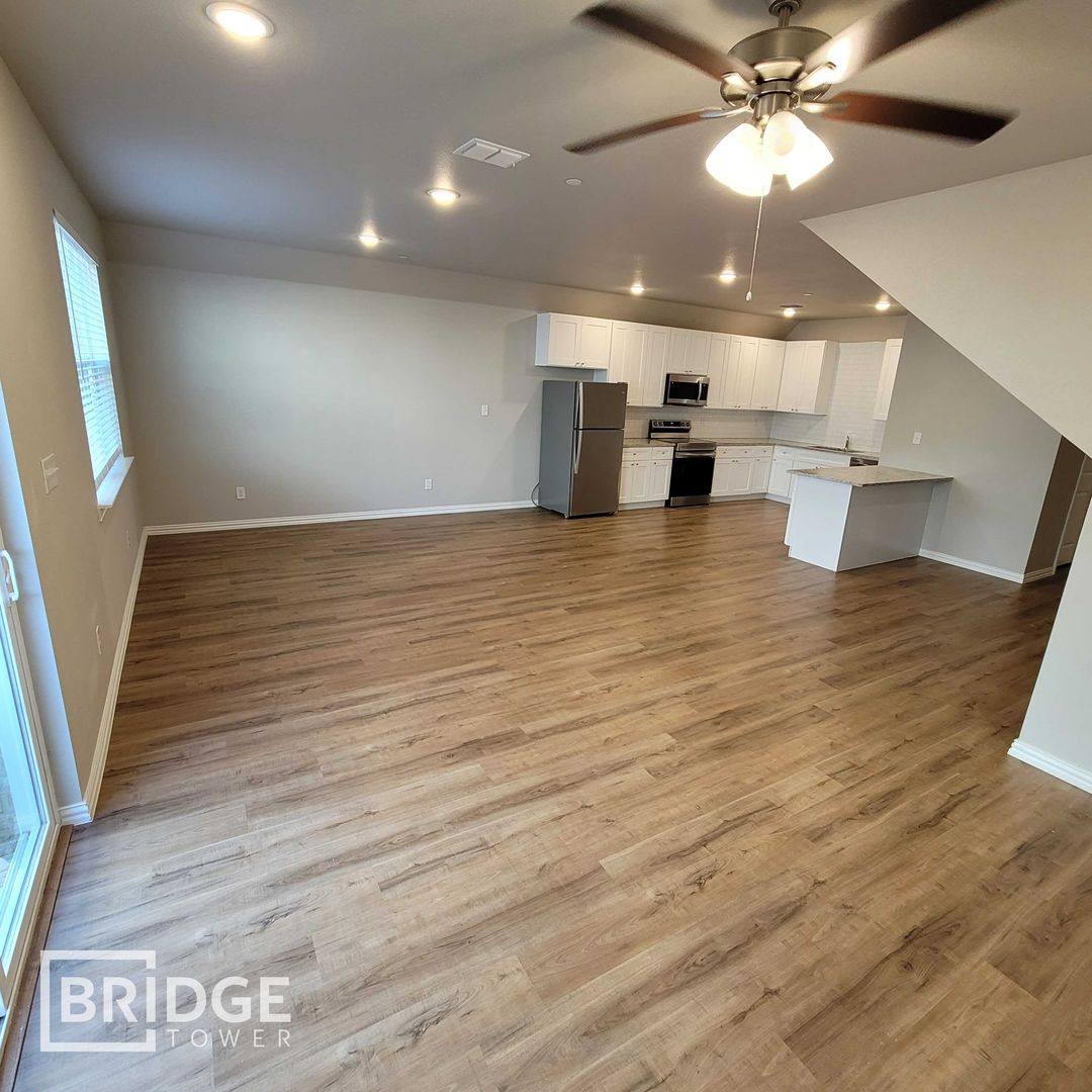 Townhouse for rent at 1220 Sunnyvale Lane, Burleson, TX 76028
