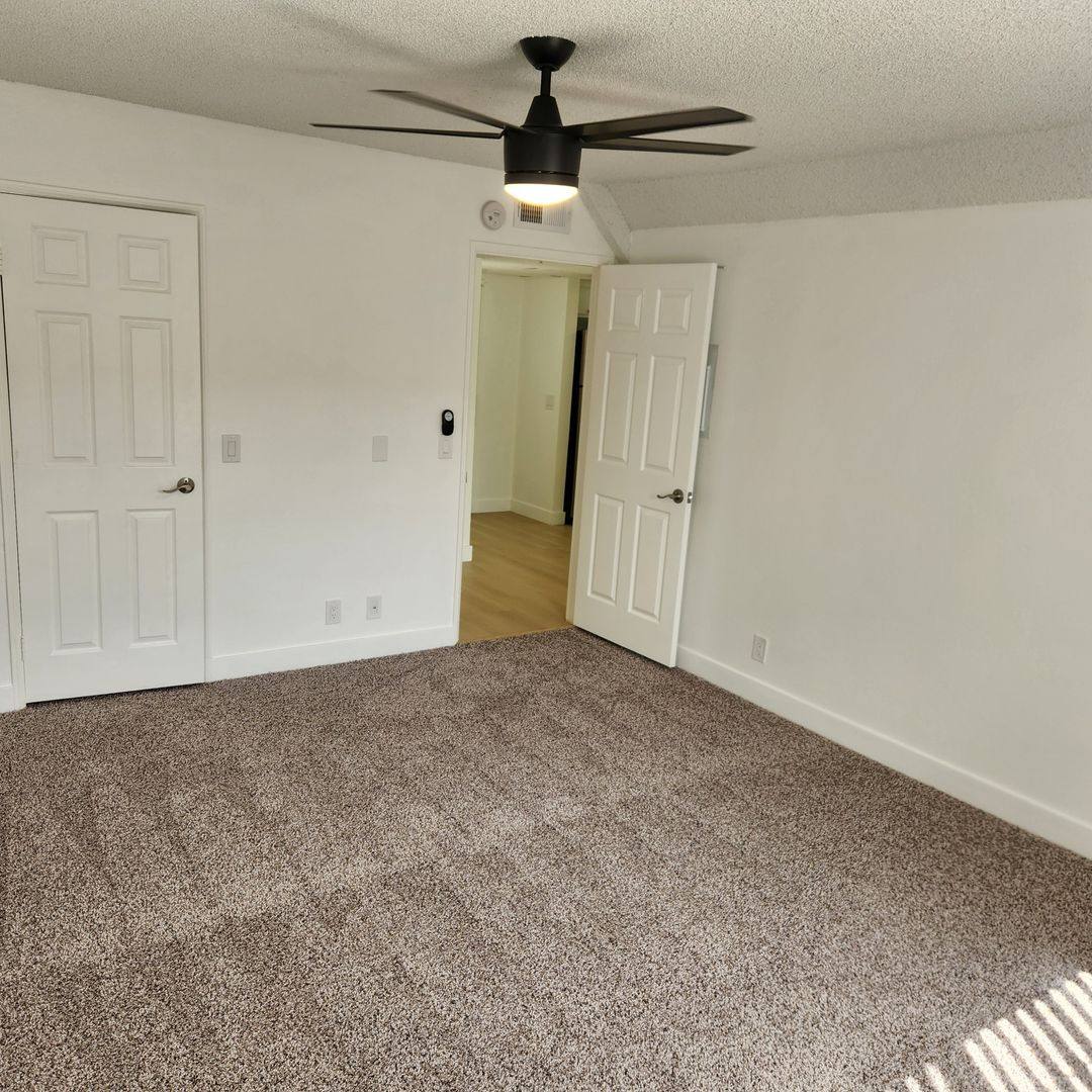 Apartment for rent at 24724 Valley St, Newhall, CA 91321