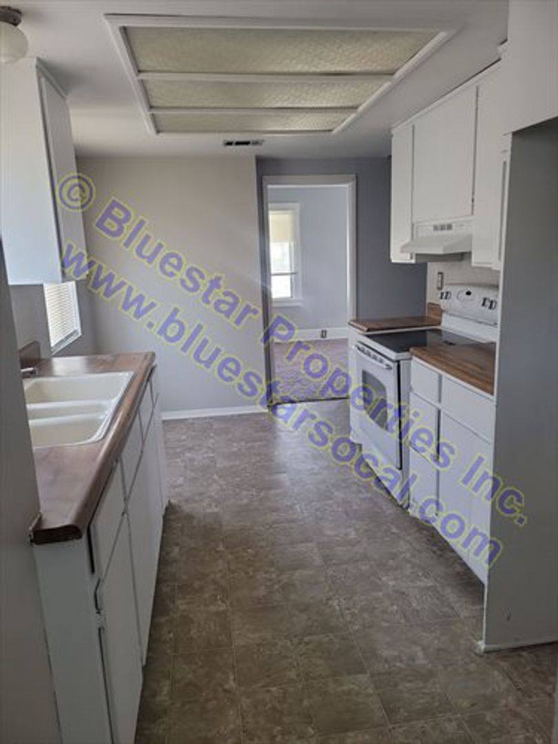 House for rent at 15469 Hesperia Rd, Victorville, CA 92395