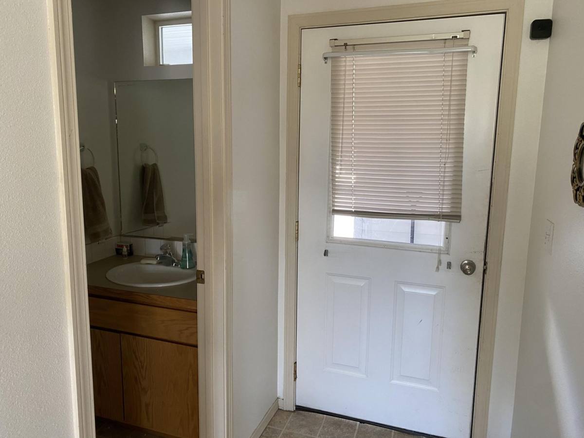 Apartment for rent at 857 N Garfield St, Moscow, ID 83843