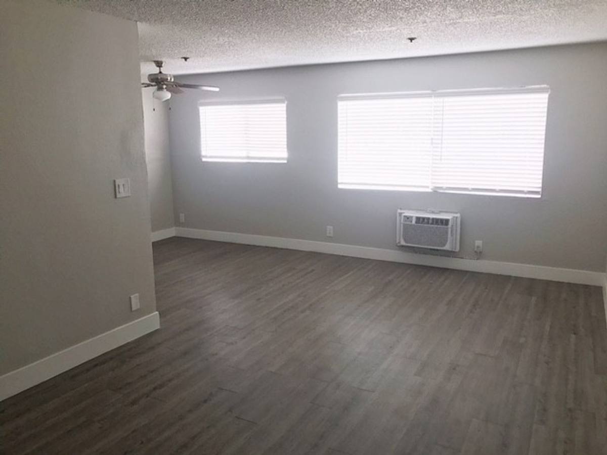 Apartment for rent at 14941 Roscoe, Panorama City, CA 91402