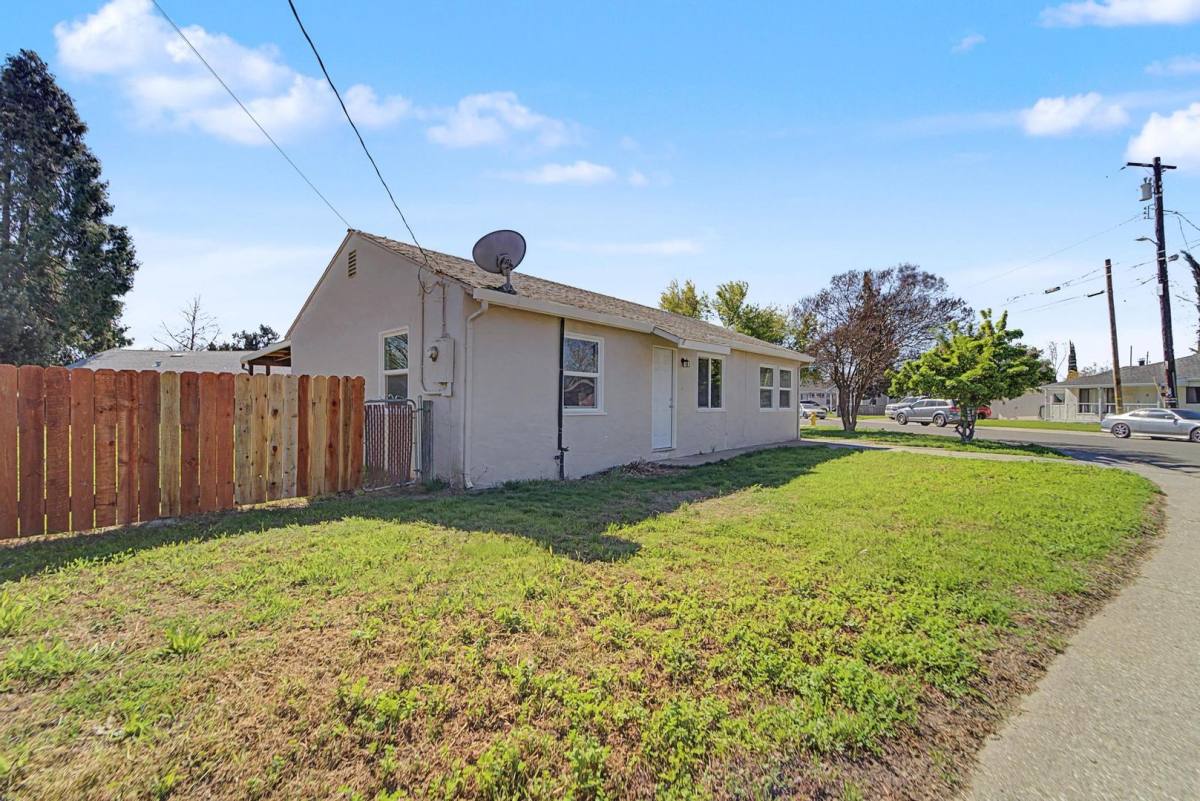 House for rent at 268 Del Monte Ave, Yuba City, CA 95991