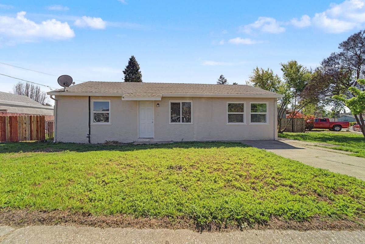 House for rent at 268 Del Monte Ave, Yuba City, CA 95991