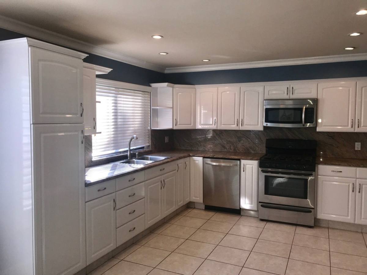 Townhouse for rent at 17807 Devonshire St, Northridge, CA 91325