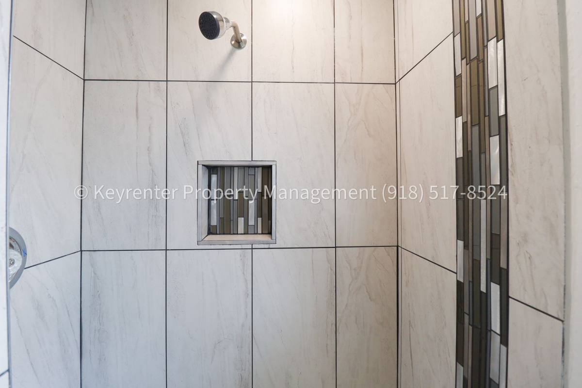 Apartment for rent at 732 N Victor Ave, Tulsa, OK 74110