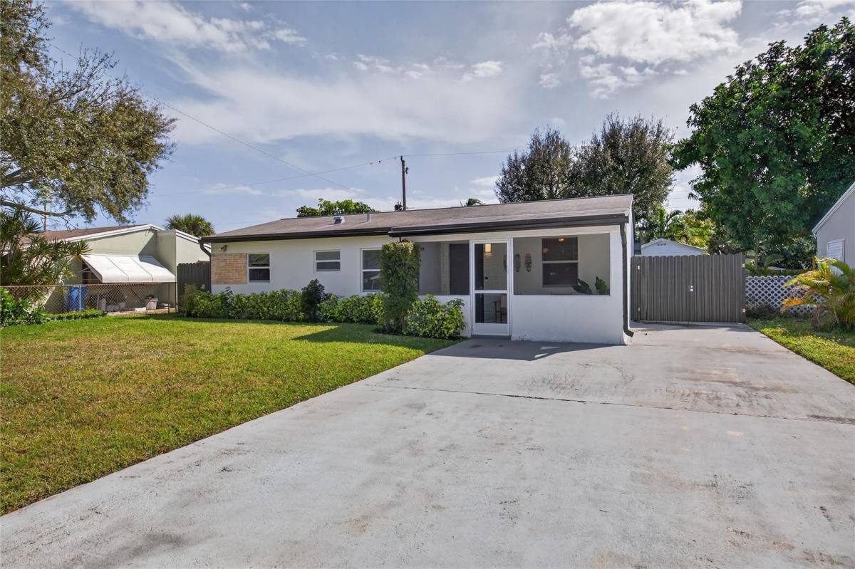 House for rent at 540 NE 59th Court, Fort Lauderdale, FL 33334