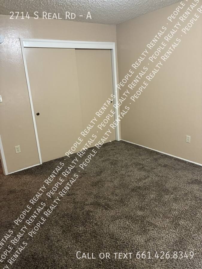 Apartment for rent at 2714 S Real Rd #A, Bakersfield, CA 93309