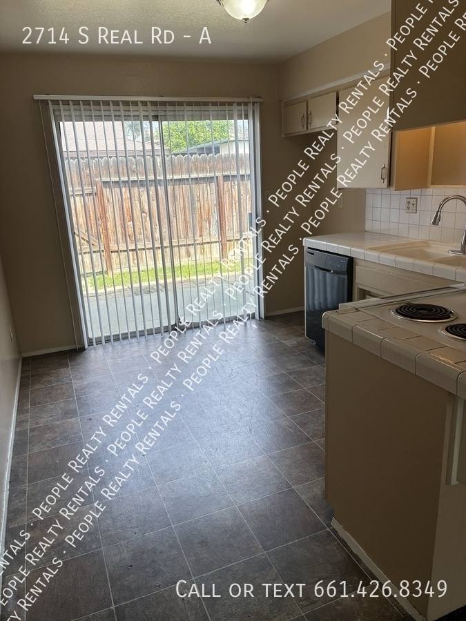 Apartment for rent at 2714 S Real Rd #A, Bakersfield, CA 93309