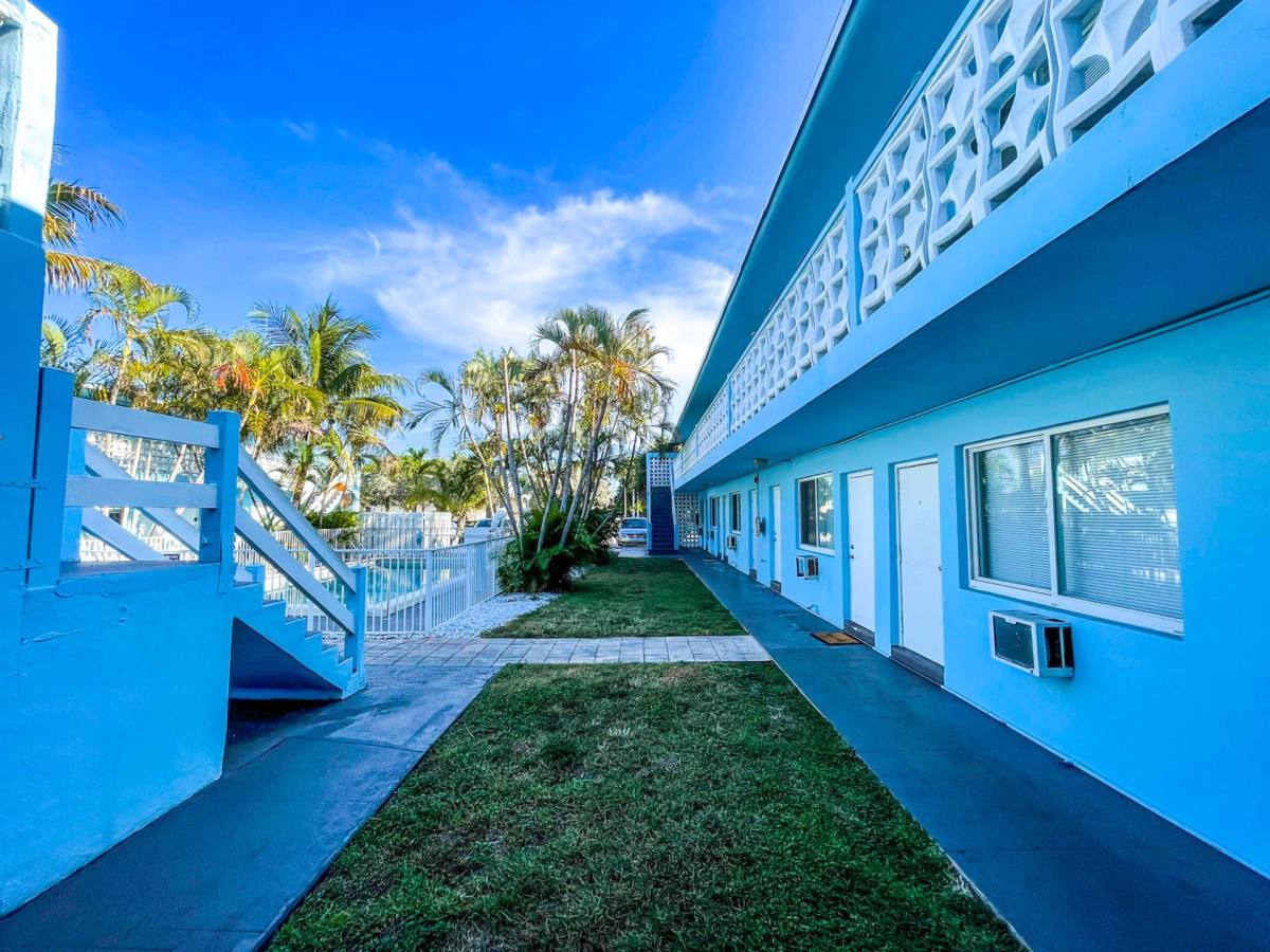 Apartment for rent at 1751 NE 31 St, Pompano Beach, FL 33064