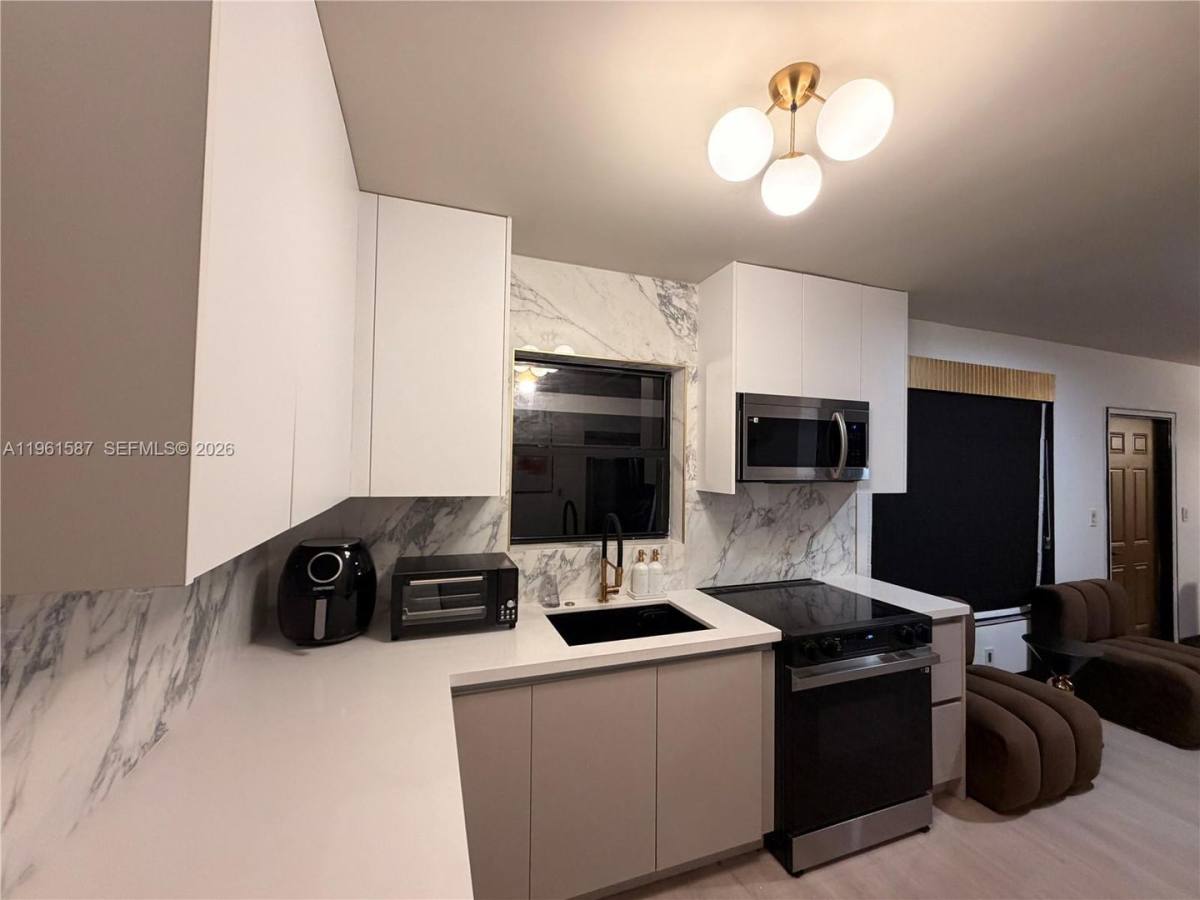 House for rent at 920 SW 50th Ave, Fort Lauderdale, FL 33317