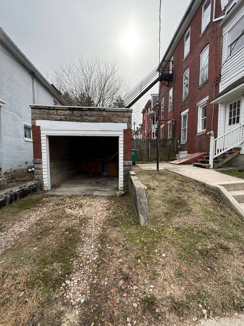 House for rent at 49 W Commerce St, Chambersburg, PA 17201