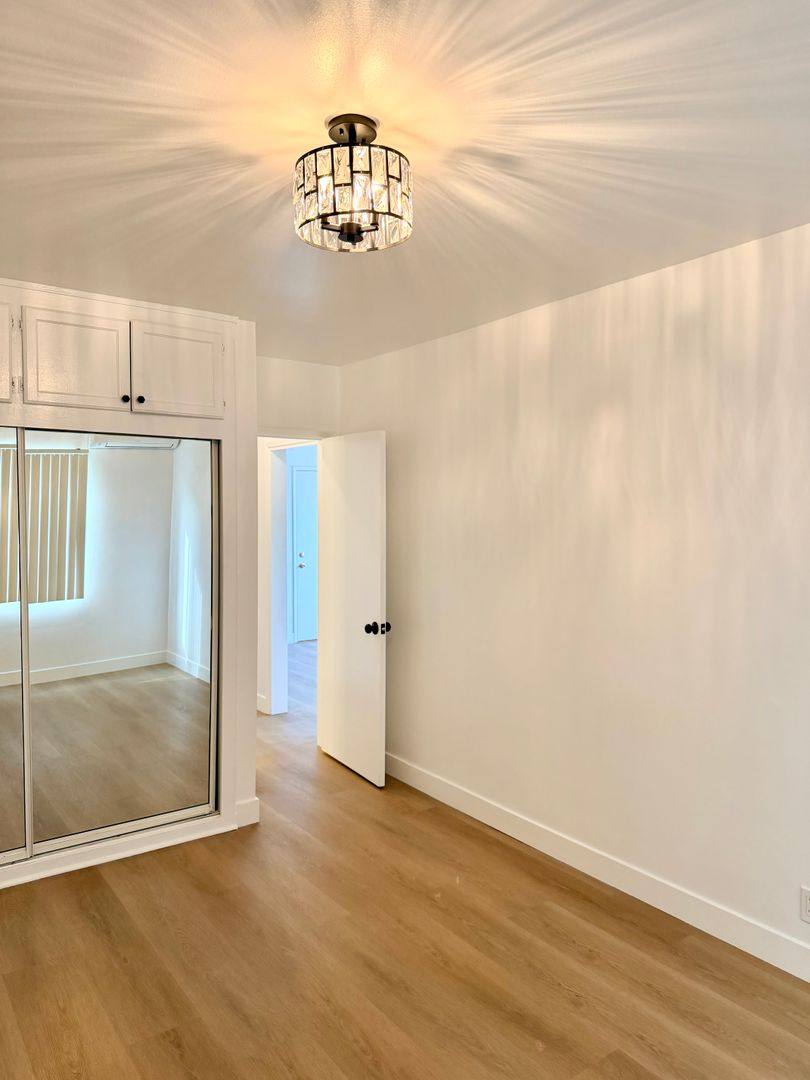 Apartment for rent at 231 Redondo Ave, Long Beach, CA 90803